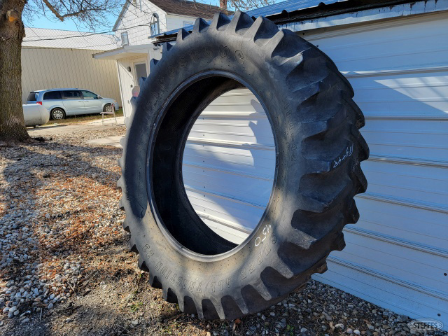 (1) 18.4R42 tire